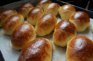 自家製のロールパン。朝食にお出ししています。