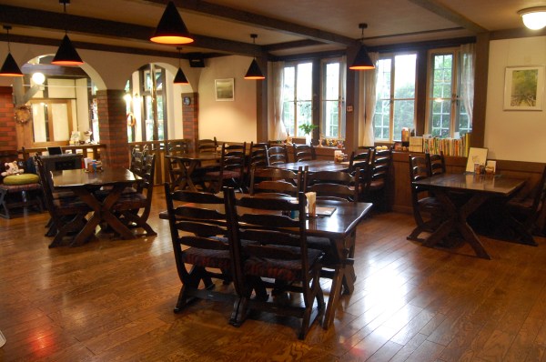 dc130913-restaurant2